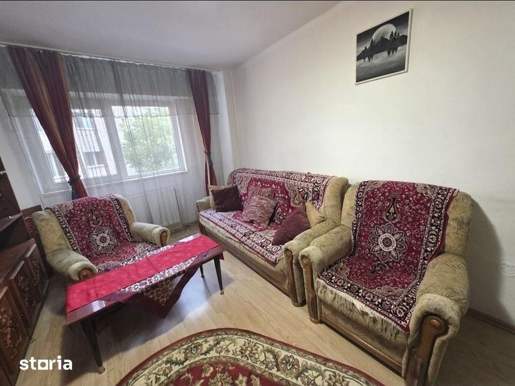 Apartament cu 2 camere decomandat în Tractorul