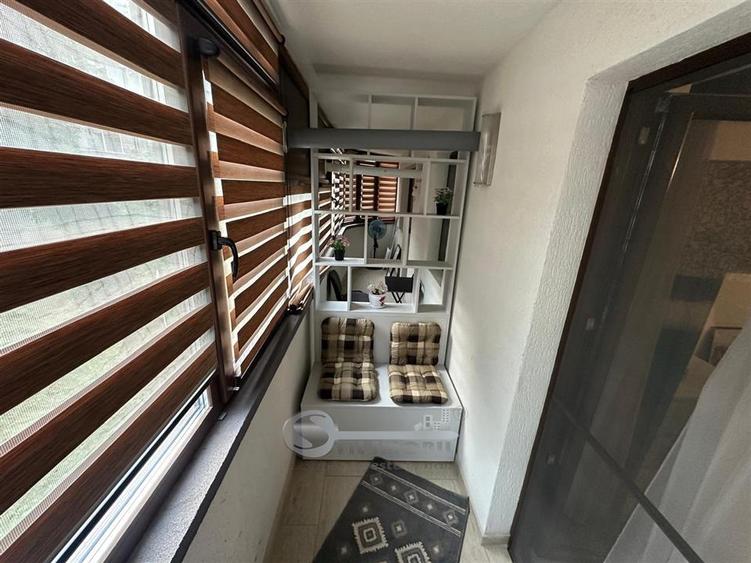Apartament cu 2 camere decomandat în Nicolina