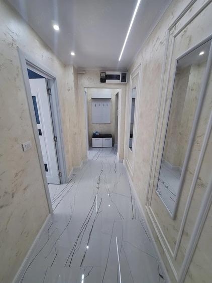Apartament cu 3 camere semidecomandat în Dâmbovița