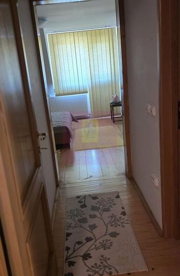 Casă cu 4 camere cu Canalizare în Central