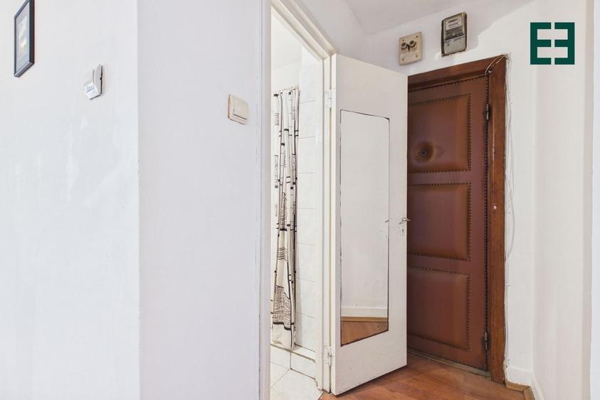 Apartament cu 2 camere semidecomandat în Intim