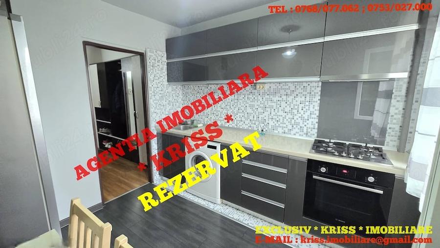 Apartament cu 3 camere semidecomandat în Banat