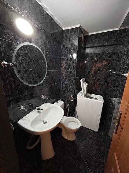 Apartament cu 3 camere semidecomandat în Ultracentral
