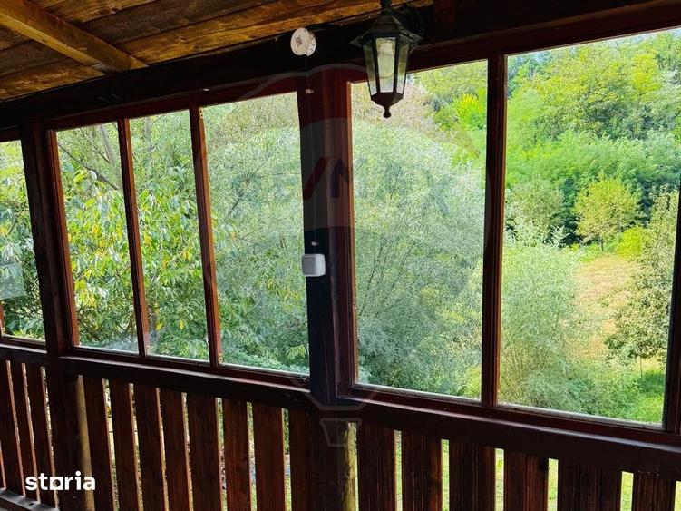Casă cu 6 camere cu Teren 3548 Mp în Sănduleni
