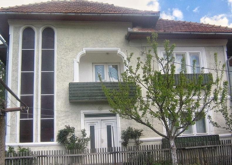 Casă cu 4 camere în Central