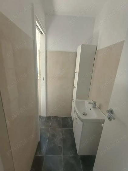 Spațiu comercial, de 970 mp, în Cug