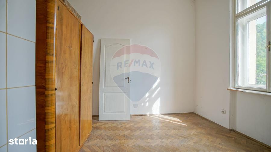 Casă cu Teren 1048 Mp în Centrul Istoric