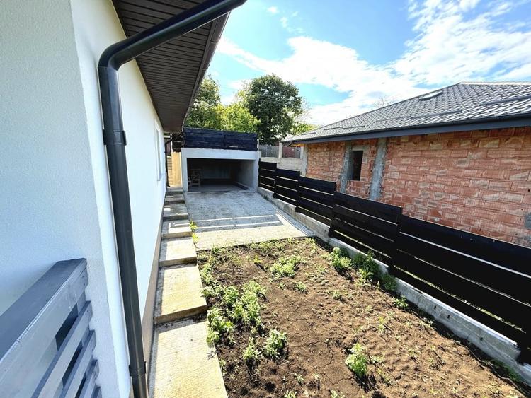 Casă individuală cu 4 camere cu Garaj în Primăverii