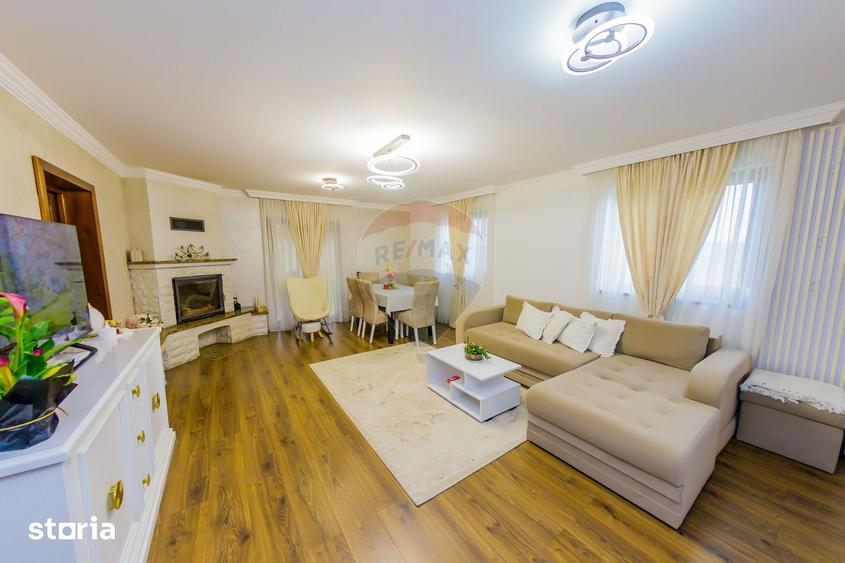 Casă cu 4 camere cu Teren 2900 Mp în Ardusat