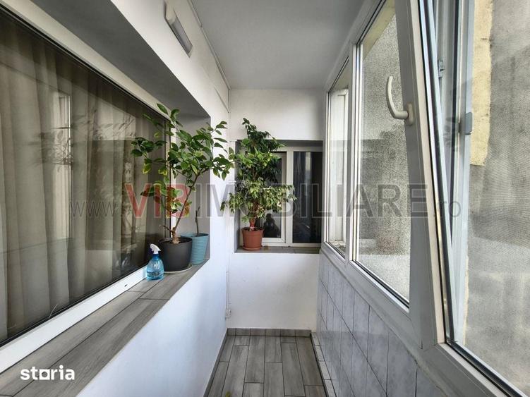 Apartament cu 2 camere semidecomandat în Tei