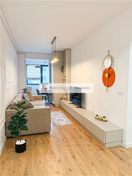 Apartament cu 2 camere semidecomandat, mobilat în Pipera