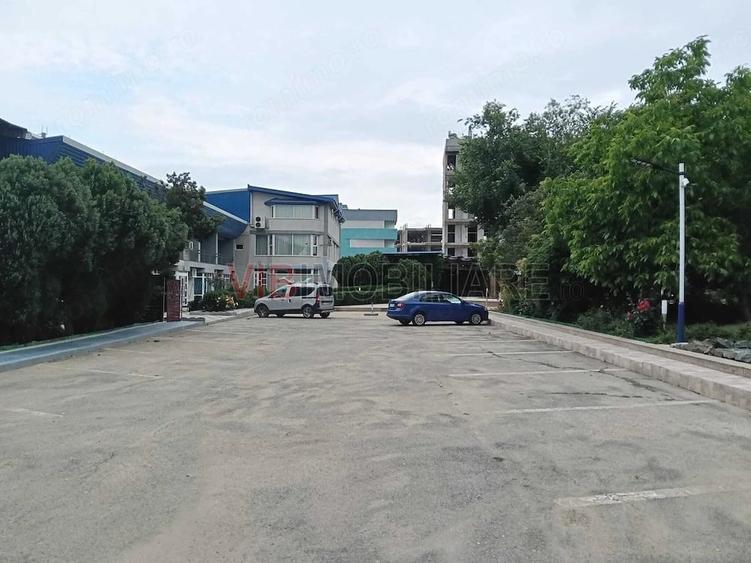 Spațiu comercial, de 1,000 mp, în Nord