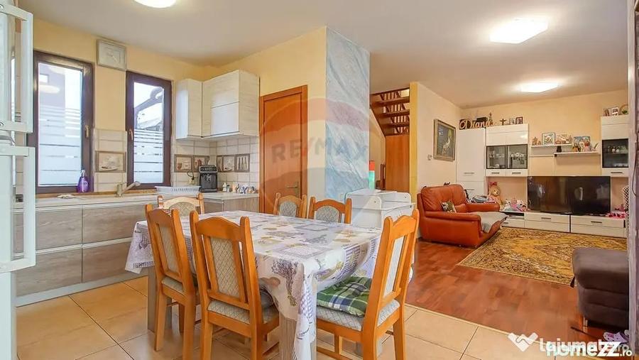 Casă cu 4 camere cu Teren 443 Mp în Tractorul