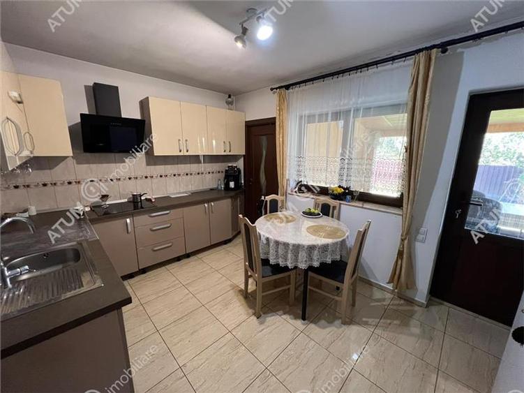 Casă individuală cu 3 camere cu Canalizare în Arhitecților - Calea Cisnădiei