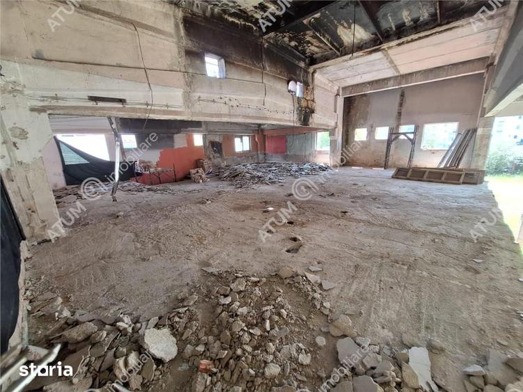 Spațiu comercial, de 500 mp, în Ștrand