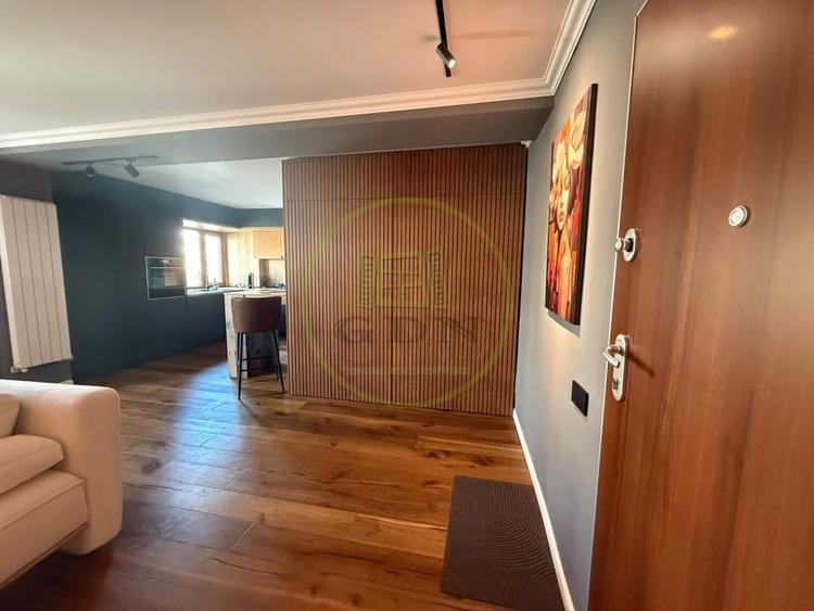 Apartament cu 2 camere decomandat, mobilat în Central