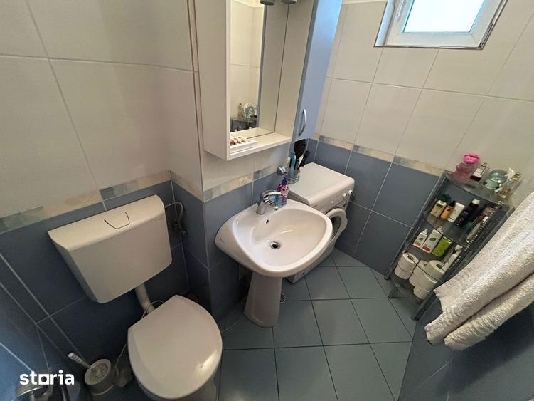 Apartament cu 3 camere în Cetate