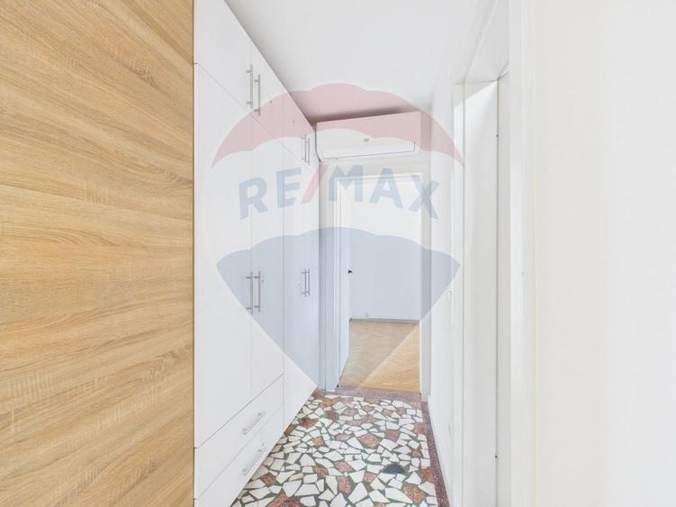 Apartament cu 3 camere decomandat, mobilat în Lacul Tei
