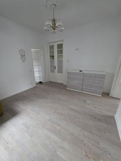 Casă cu Teren 230 Mp în Central