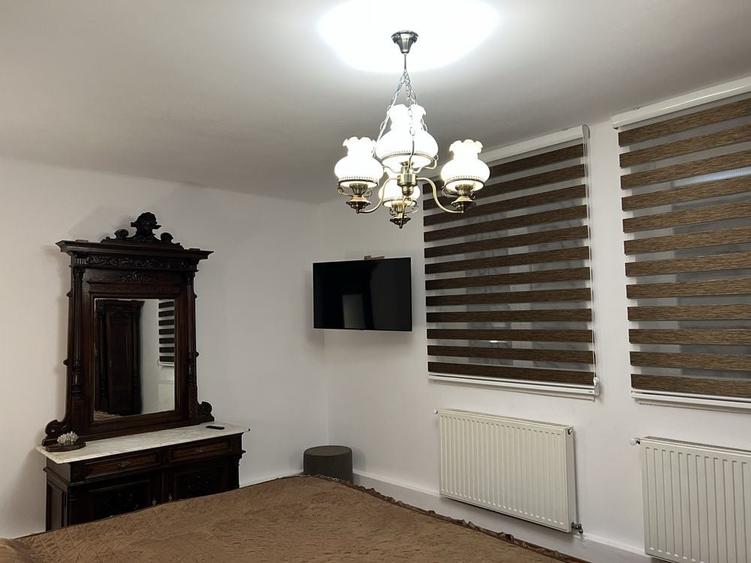 Apartament cu 3 camere decomandat în Centrul Istoric