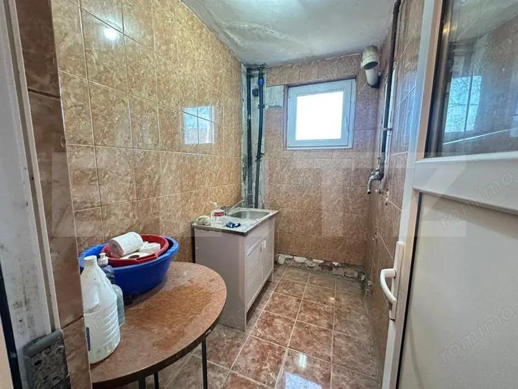 Apartament 3 camere la parter, bloc caramida, Micro 6 pre? avantajos - 2