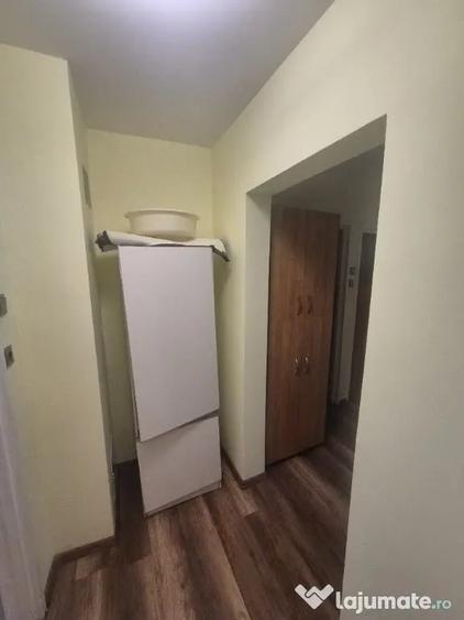 Apartament cu 3 camere decomandat în Exterior Vest