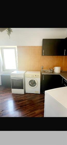 Apartament cu 5 camere semidecomandat în Universitate