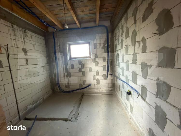 Casă cu 5 camere cu Teren 1500 Mp în Podari