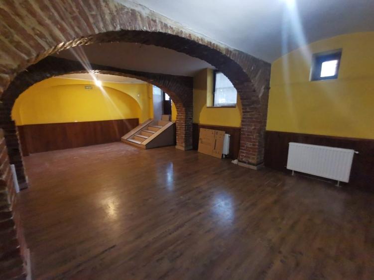 Spațiu comercial, de 132 mp, în Sinaia