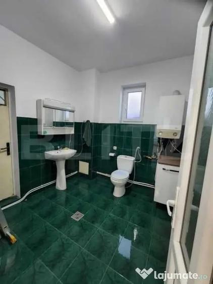 Spațiu comercial, de 120 mp, în Central