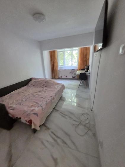 Garsonieră decomandată în Central