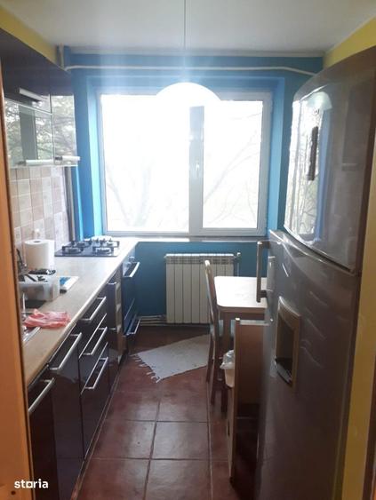 Apartament cu 4 camere decomandat în Central