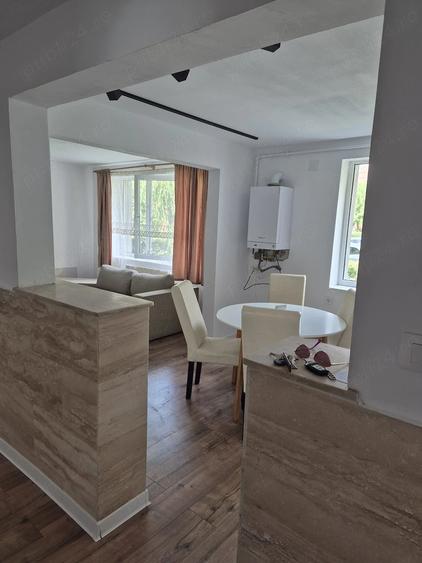 Apartament cu 3 camere semidecomandat în Central