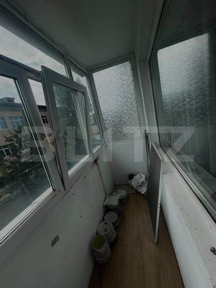 Apartament cu 2 camere semidecomandat, mobilat în Titu