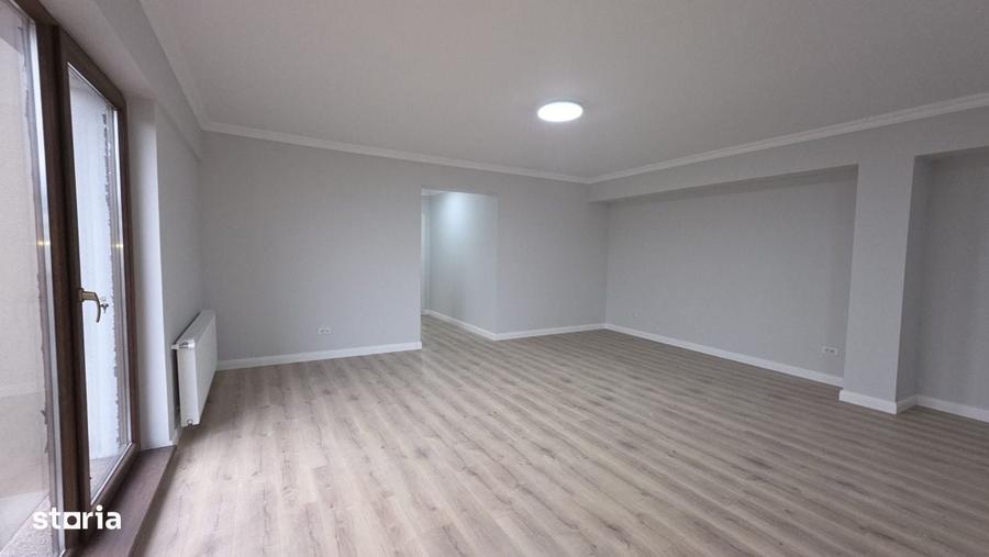 Apartament cu 3 camere semidecomandat în Dămăroaia