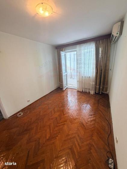 Apartament cu 4 camere în Micro 13