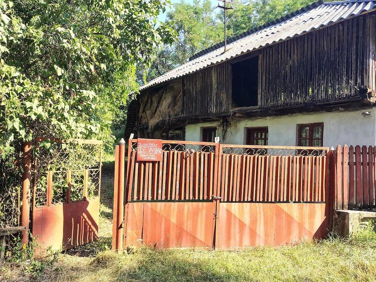 Casă cu Teren 1100 Mp în Stroești