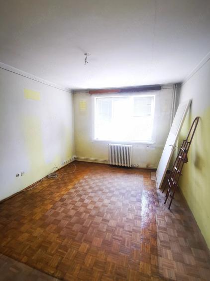 Apartament cu 2 camere decomandat în P-ța Mihai Viteazul