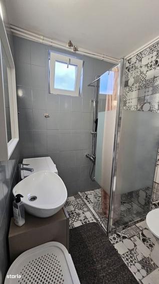 Apartament cu 2 camere decomandat în Curteni