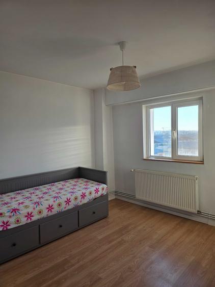 Apartament cu 3 camere decomandat în Preluca Nouă