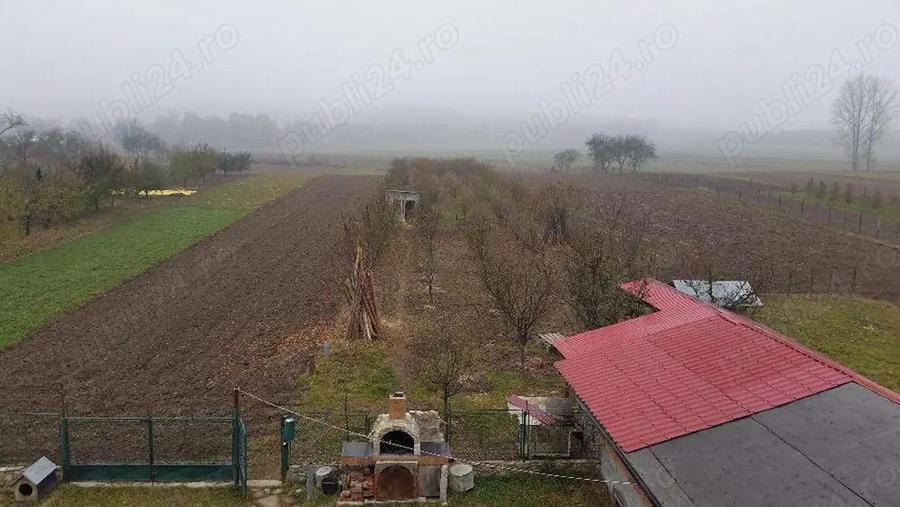 Casă cu Teren 1700 Mp în Mitocu Dragomirnei