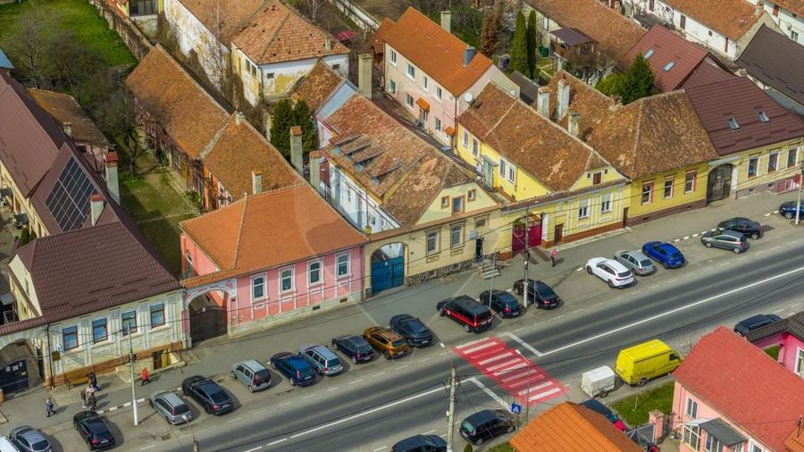 Apartament cu 7 camere decomandat în Ultracentral