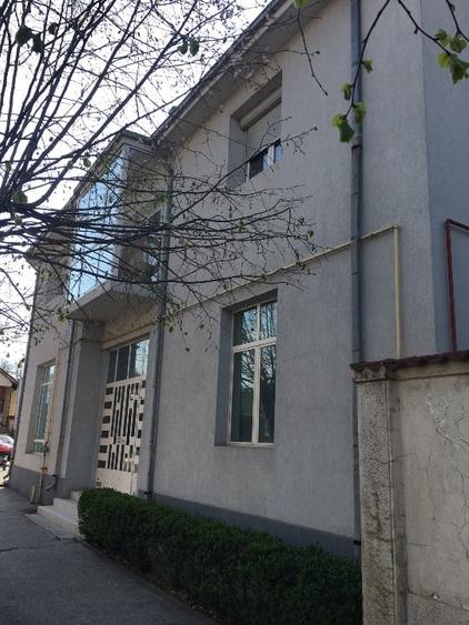 Casă individuală cu 5 camere cu Canalizare în Eremia