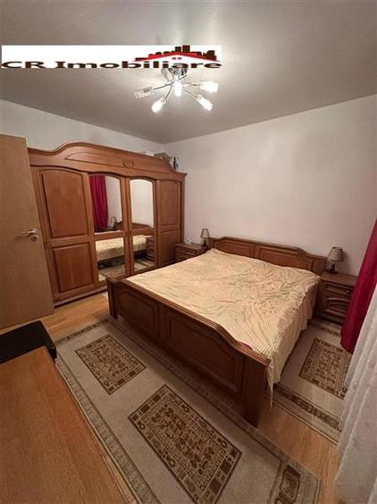 Apartament cu 4 camere decomandat în Titan