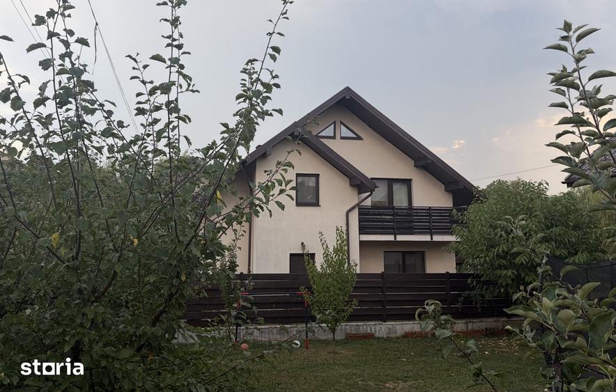 Casă cu 4 camere cu Teren 450 Mp în Bârnova
