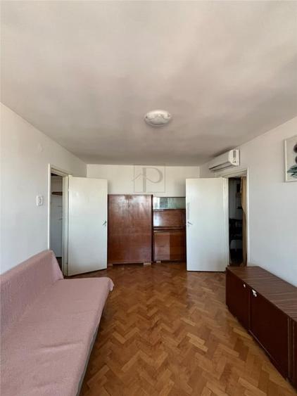 Apartament cu 2 camere semidecomandat în Cetății