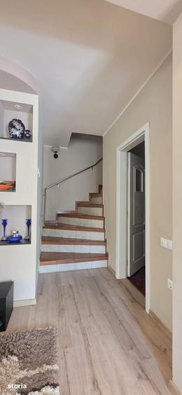 Casă cu 4 camere cu Teren 250 Mp în Delfinariu