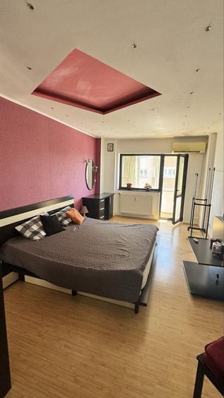 Apartament cu 2 camere decomandat în Republicii