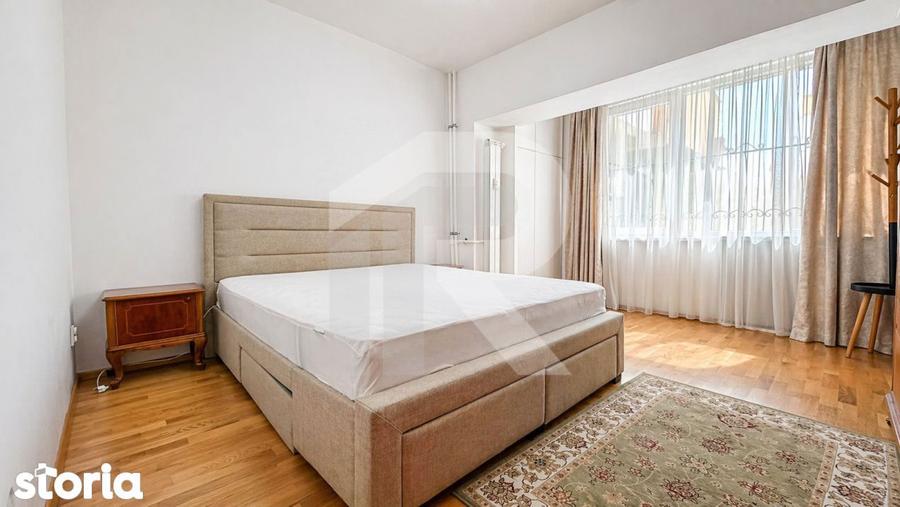 Apartament cu 3 camere, mobilat în Tei
