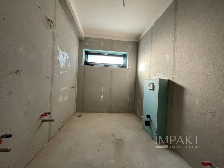 Casă individuală cu 5 camere decomandat cu Canalizare în Iris